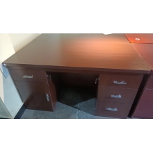 辦公桌、辦公椅